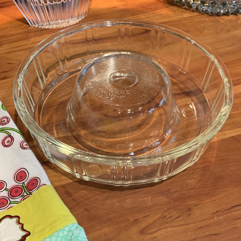 c. 1942 Queen Anne Glassbake - Glass Jello Mold/Bundt Pan